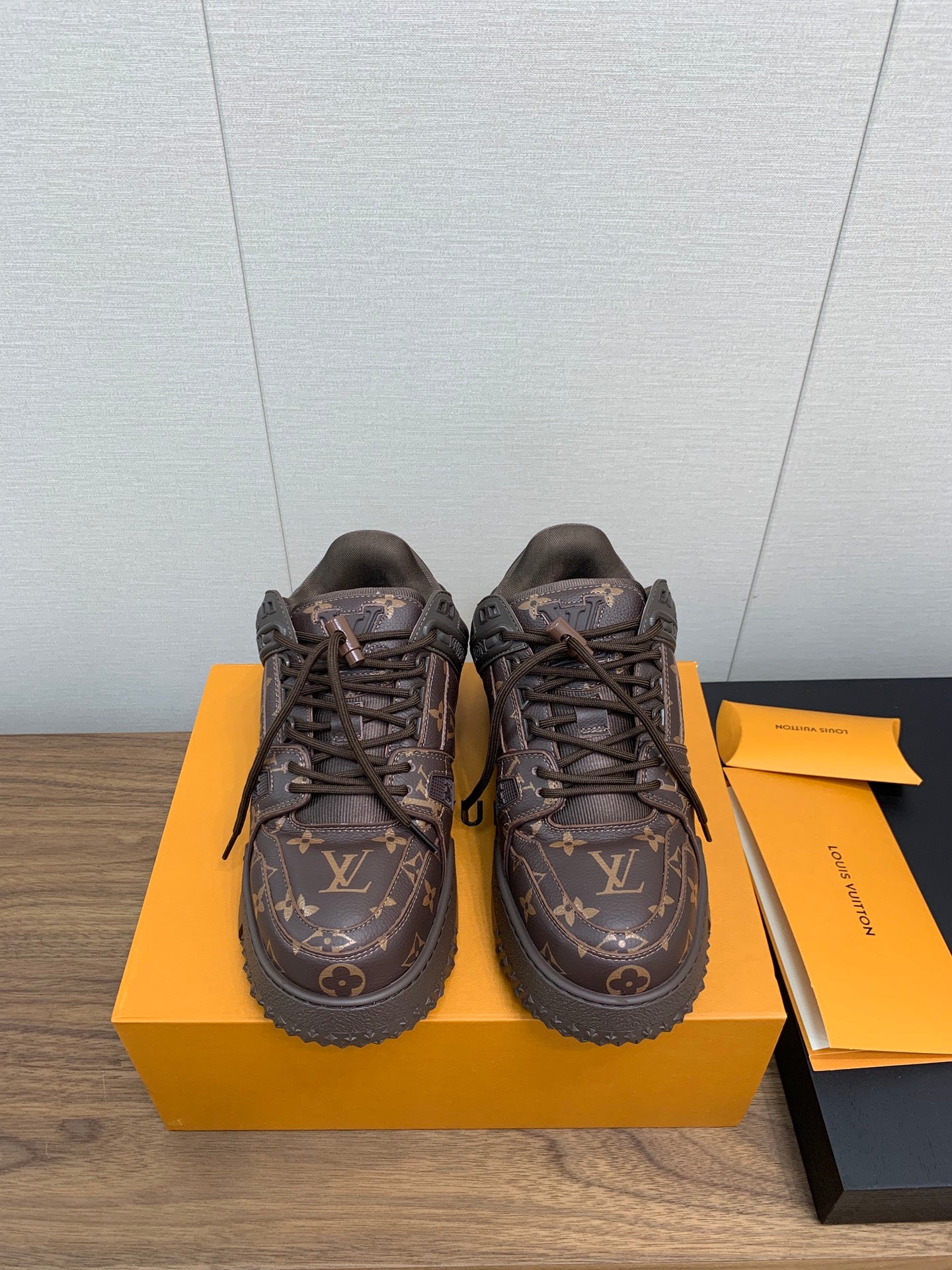 LV TRAINER IN CHOCOLATE BROWN MONOGRAM CALFSKIN - 35