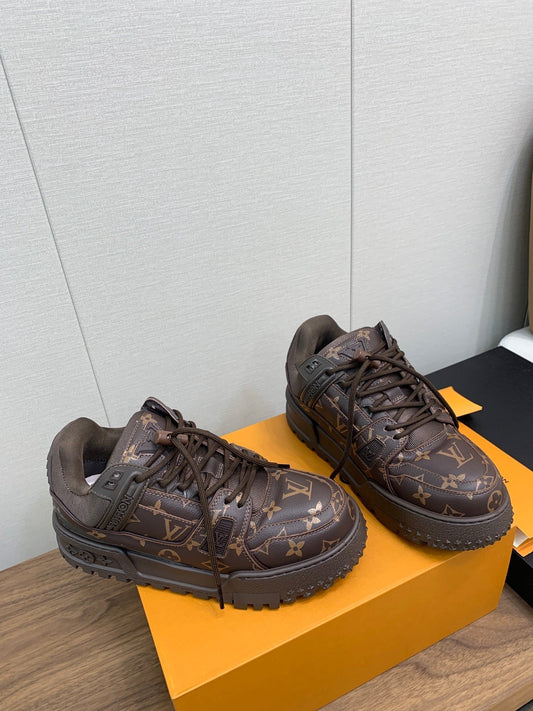 LV TRAINER IN CHOCOLATE BROWN MONOGRAM CALFSKIN - 35