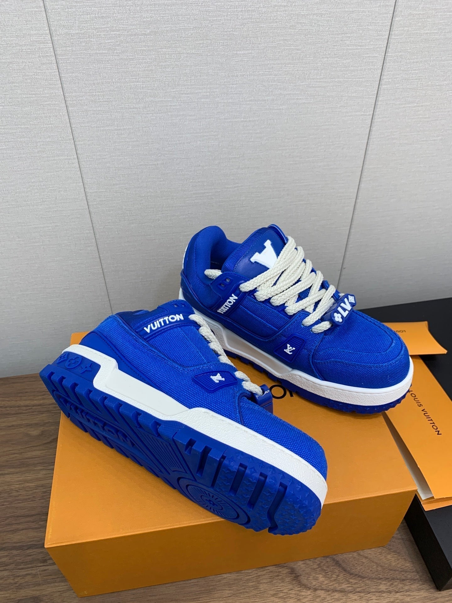 LV WOMEN'S TRAINER IN COBALT BLUE JACQUARD AND CALFSKIN - 35