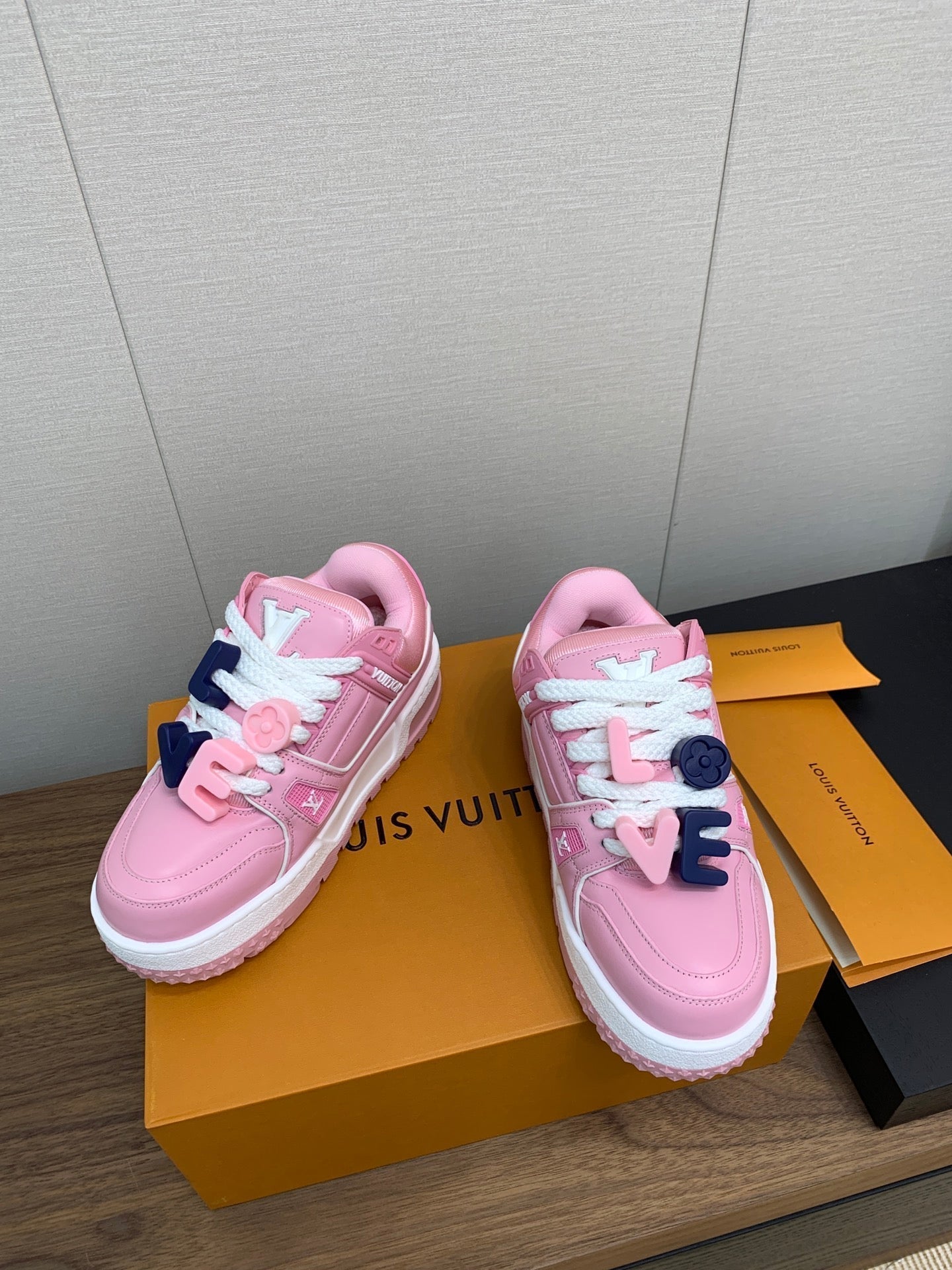 LV TRAINER IN LIGHT PINK CALFSKIN - 35