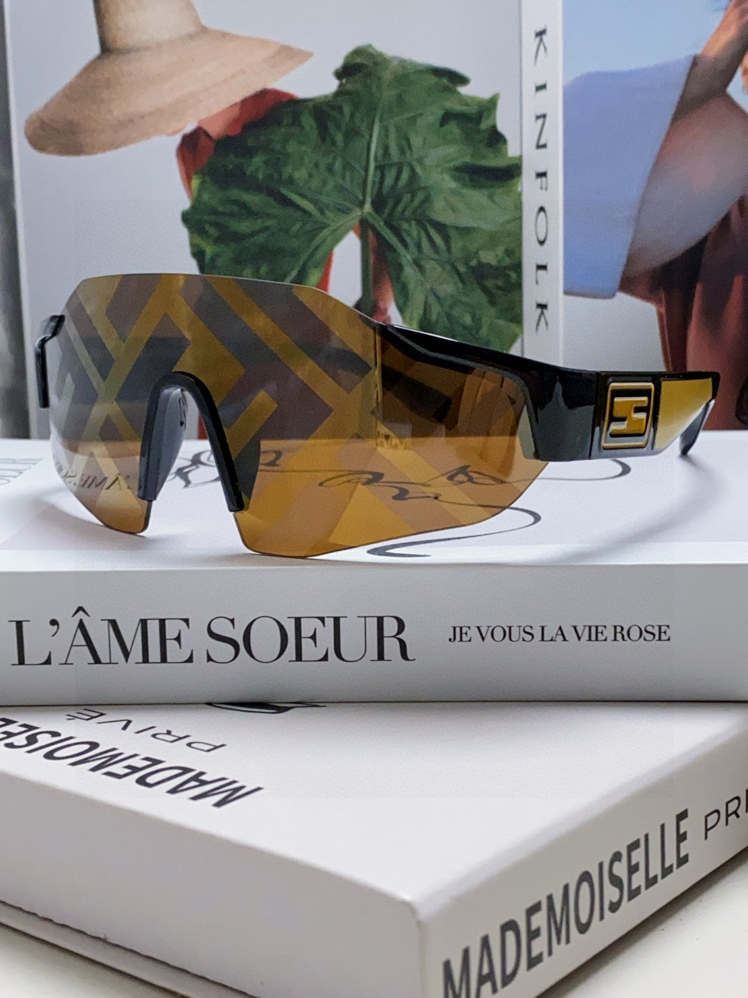 FF SQUARED VISOR FRAME SUNGLASSES 557144 IN ACETATE - Mirrored grey
