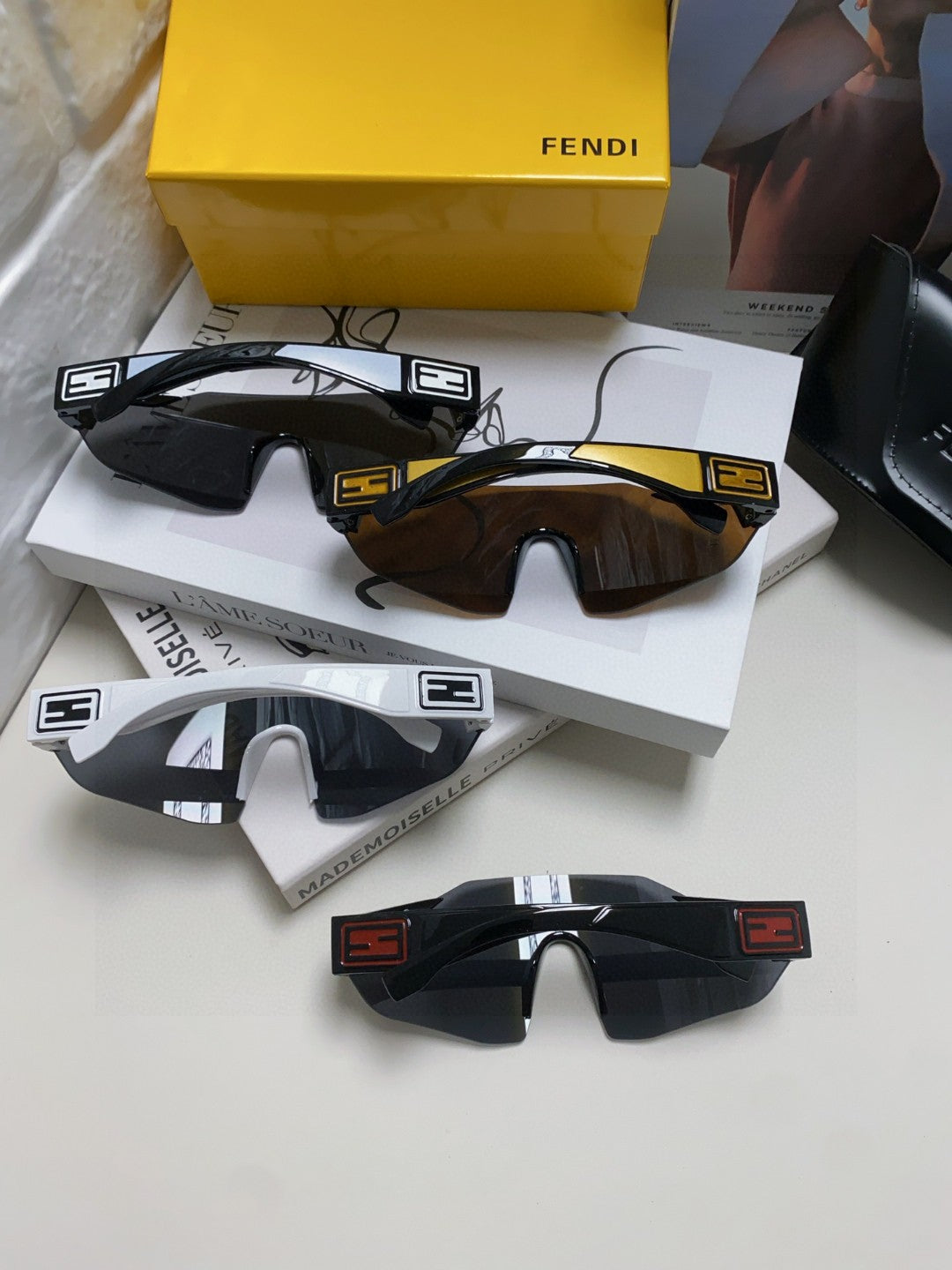 FF SQUARED VISOR FRAME SUNGLASSES 557144 IN ACETATE - Mirrored grey