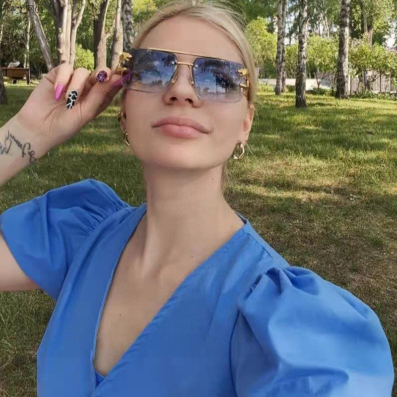 PANTHÈRE RIMLESS RECTANGULAR FRAME SUNGLASSES 543542 IN METAL - Glacier blue