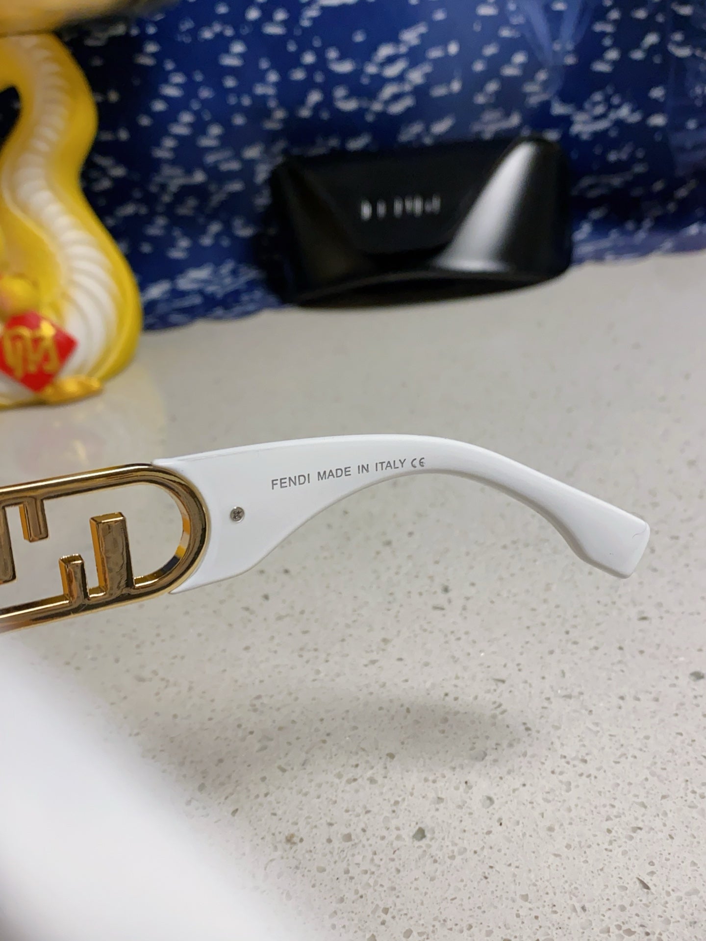 OVERSIZES FF DIAMONDS SQUARE SUNGLASSES 563315 IN ACETATE - White