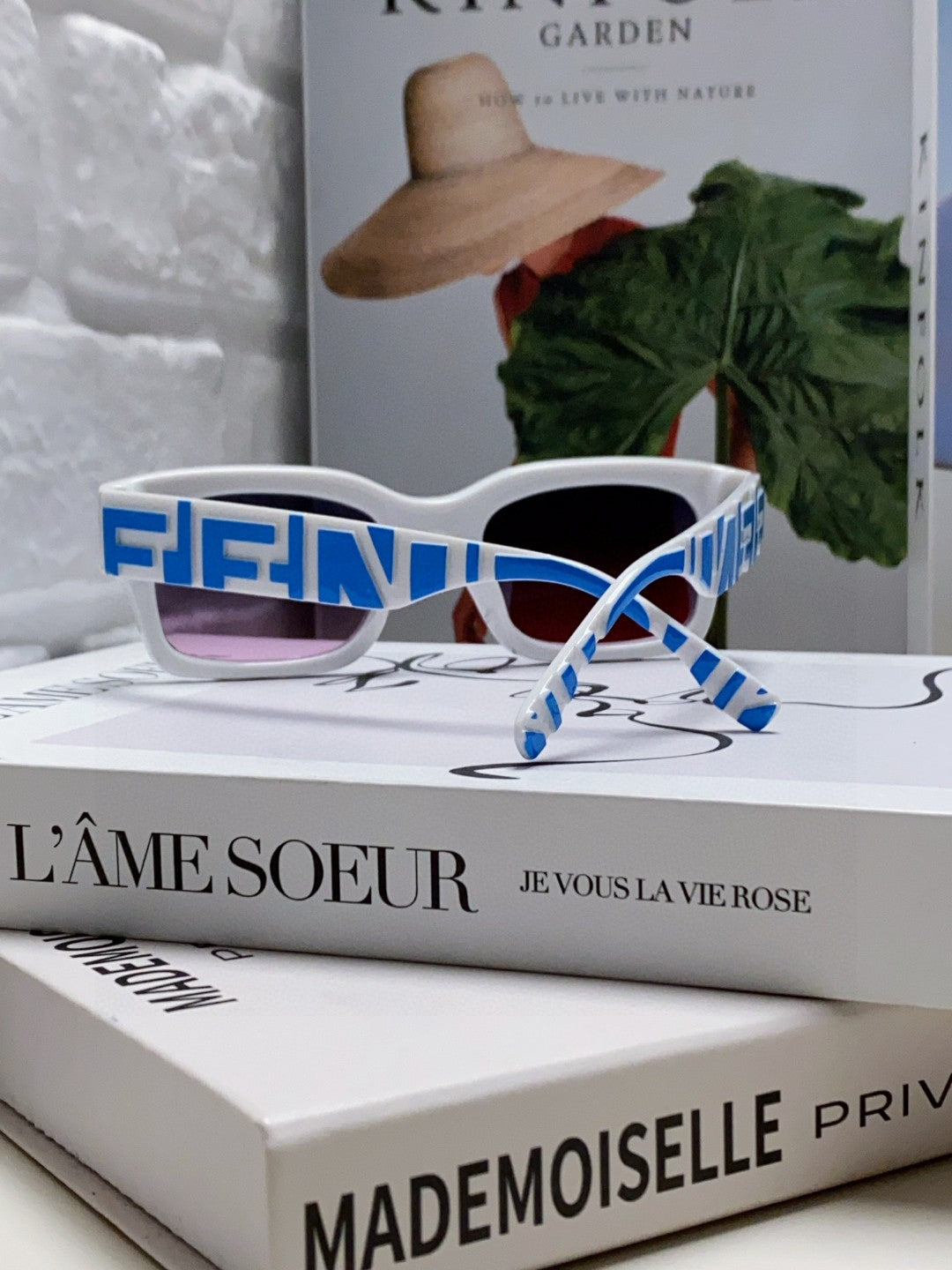 ROMA EMBOSSED RECTANGULAR FRAME SUNGLASSES 527221 IN ACETATE - White/ blue