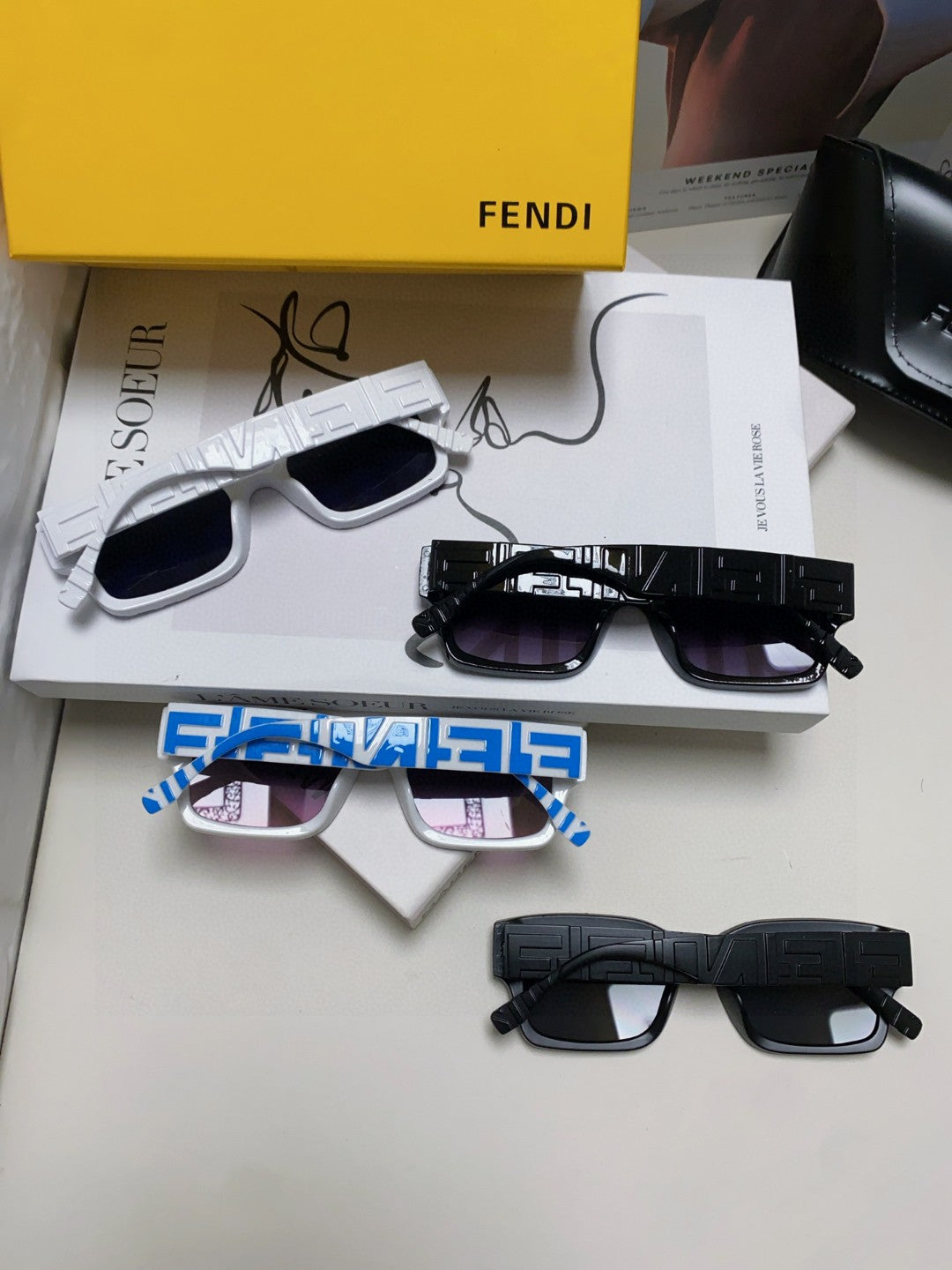 ROMA EMBOSSED RECTANGULAR FRAME SUNGLASSES 527221 IN ACETATE - White/ blue