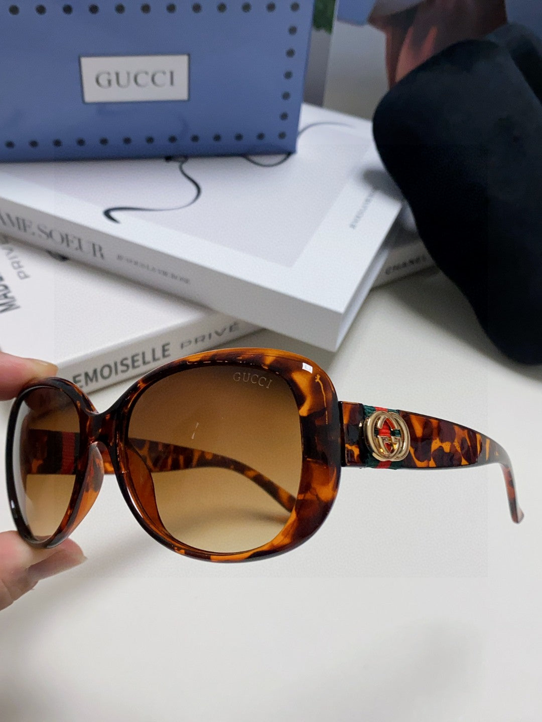 ROUND FRAME SUNGLASSES 567450 IN ACETATE - Black