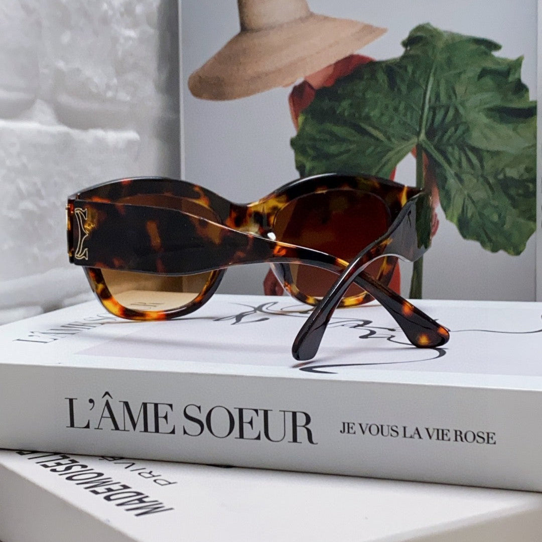 CHUNKY SQUARE FRAME SUNGLASSES 533149 IN ACETATE - Brown
