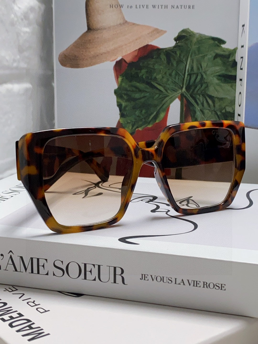 SQUARE FRAME SUNGLASSES 570209 IN ACETATE - Black