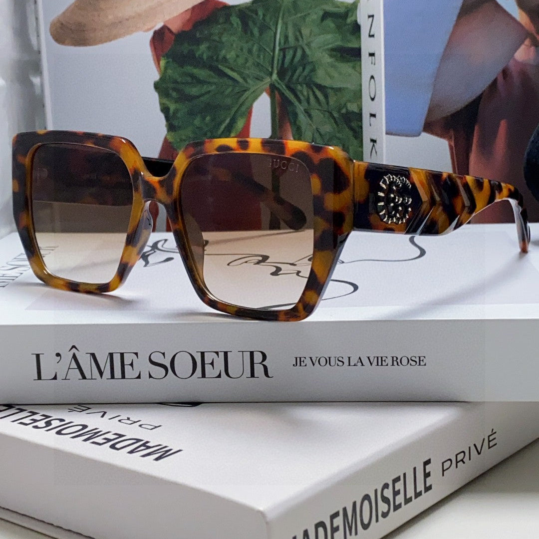 SQUARE FRAME SUNGLASSES 570209 IN ACETATE - Black