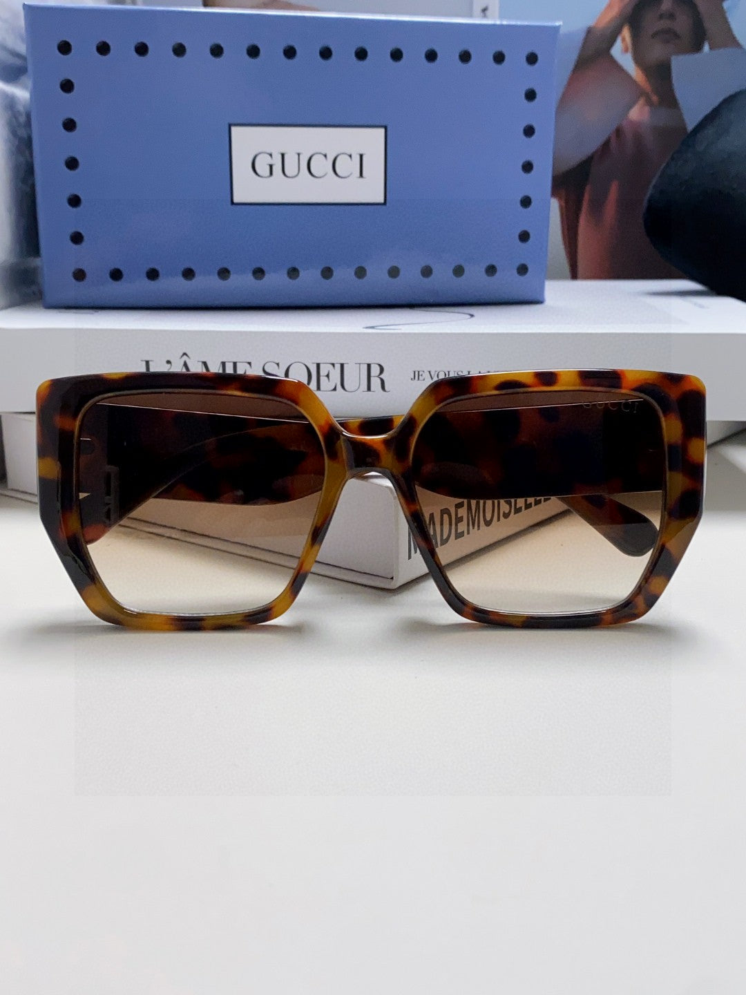 SQUARE FRAME SUNGLASSES 570209 IN ACETATE - Black