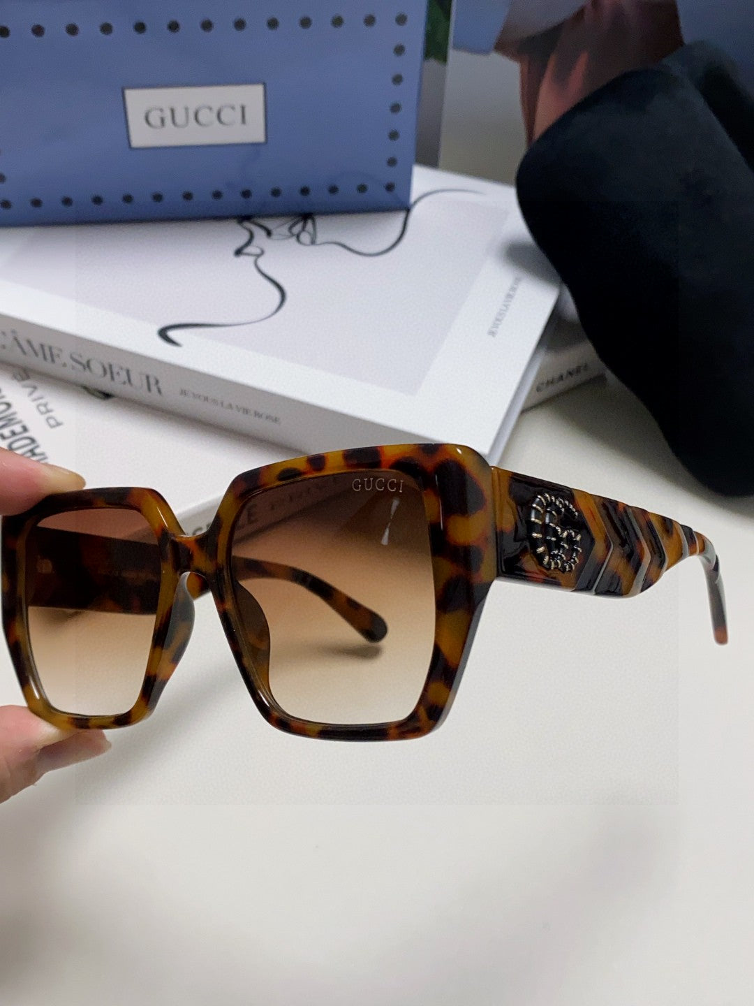 SQUARE FRAME SUNGLASSES 570209 IN ACETATE - Black