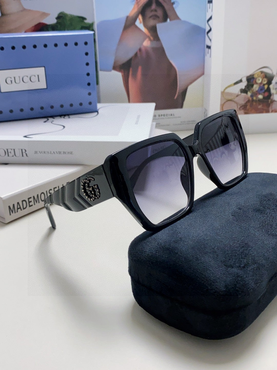 SQUARE FRAME SUNGLASSES 570209 IN ACETATE - Black