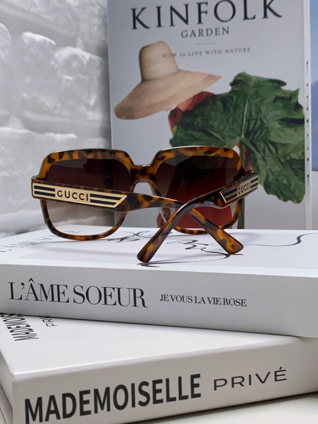 SQUARE FRAME SUNGLASSES 570231 IN ACETATE AND METAL - Black oblique mask