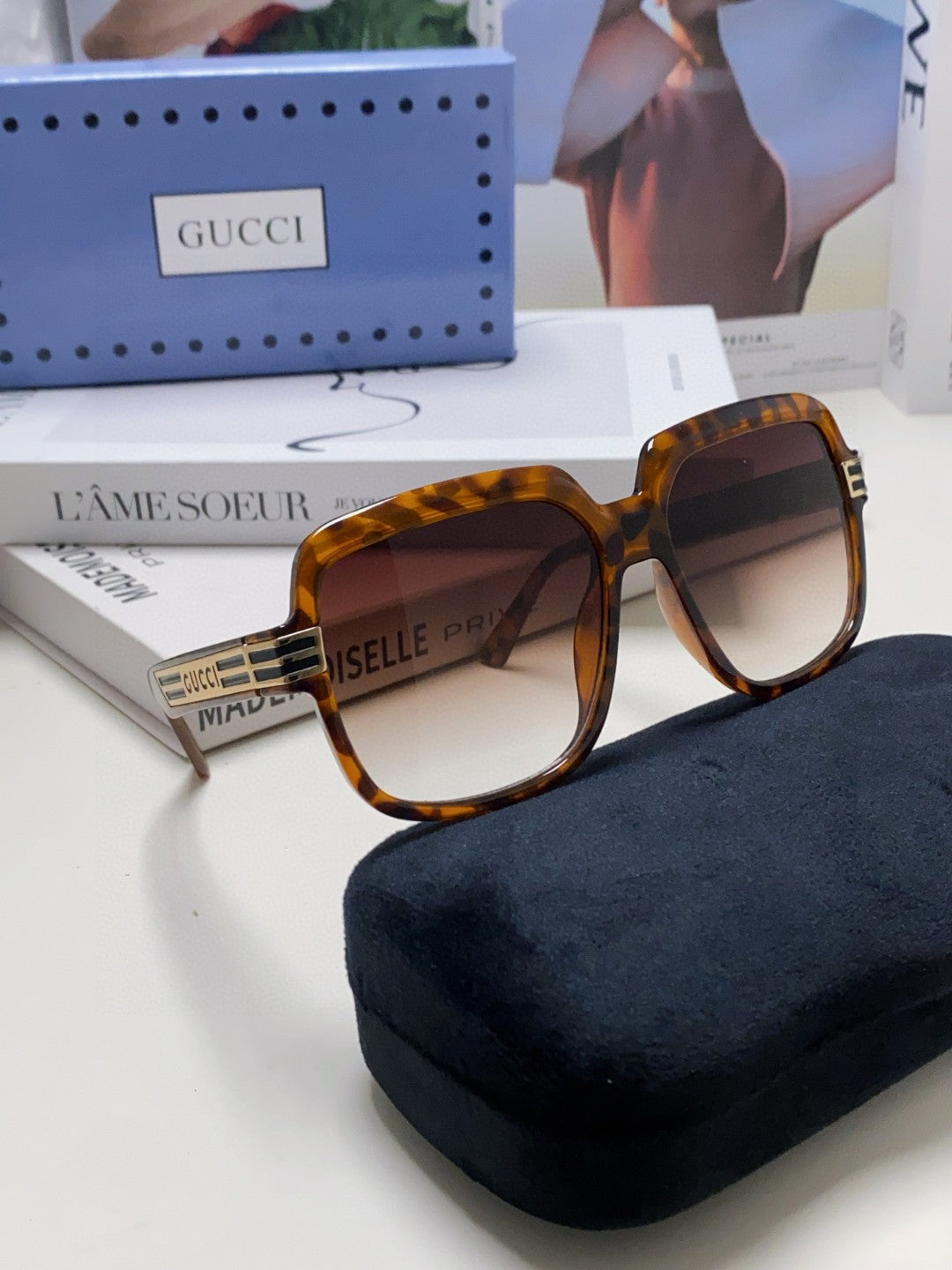 SQUARE FRAME SUNGLASSES 570231 IN ACETATE AND METAL - Black oblique mask