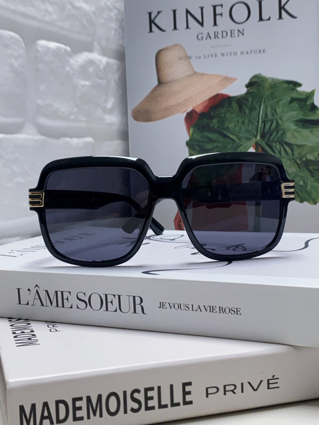 SQUARE FRAME SUNGLASSES 570231 IN ACETATE AND METAL - Black oblique mask