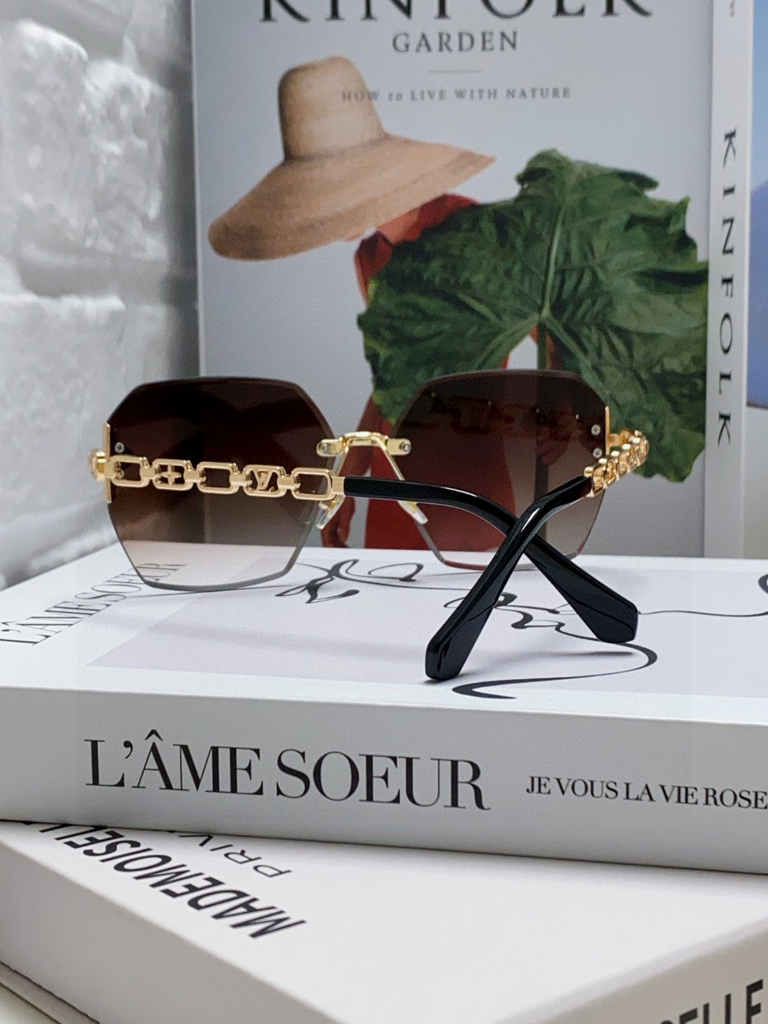 CHAIN SQUARE SUNGLASSES 570260 IN GOLD METAL BROWN SMOKE LENS
