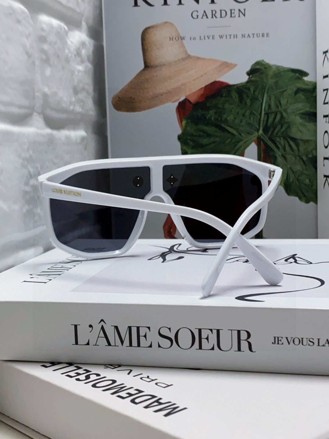 WAIMEA SUNGLASSES 570269 IN WHITE ACETATE