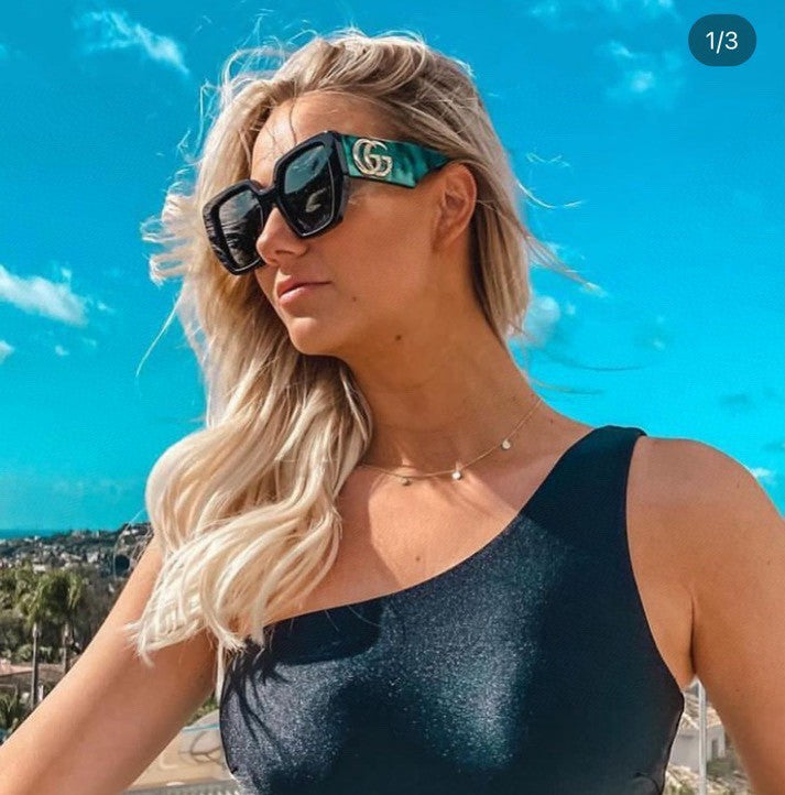 SQUARE FRAME SUNGLASSES 573303 IN ACETATE EMBOSSED LOGO - Black/ smoke