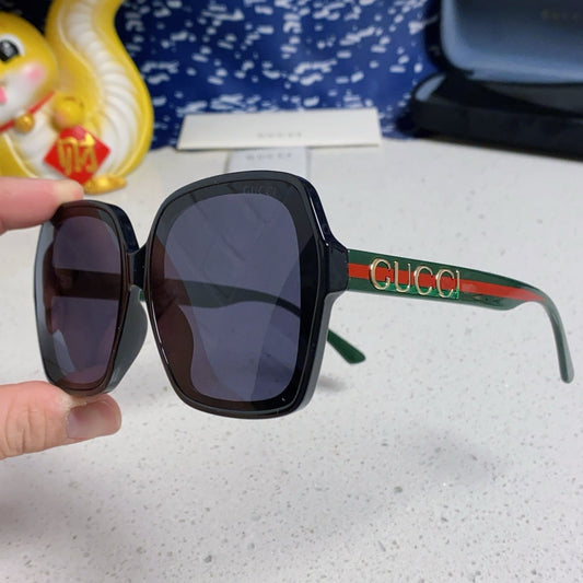 SQUARE FRAME SUNGLASSES 573309 IN ACETATE EMBOSSED LOGO - Black/ smoke