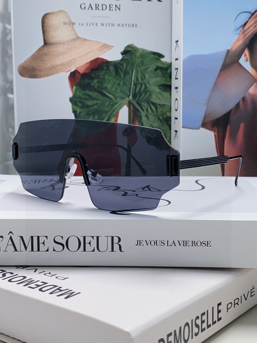 ANGULAR VISOR SUNGLASSES 575795 IN METAL - Letter pattern