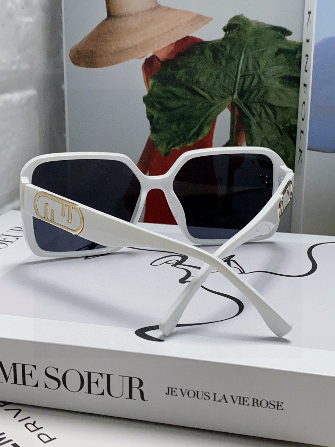 EMBOSSED LOGO FF DIAMONDS SQUARE FRAME SUNGLASSES 575798 IN ACETATE - Brown