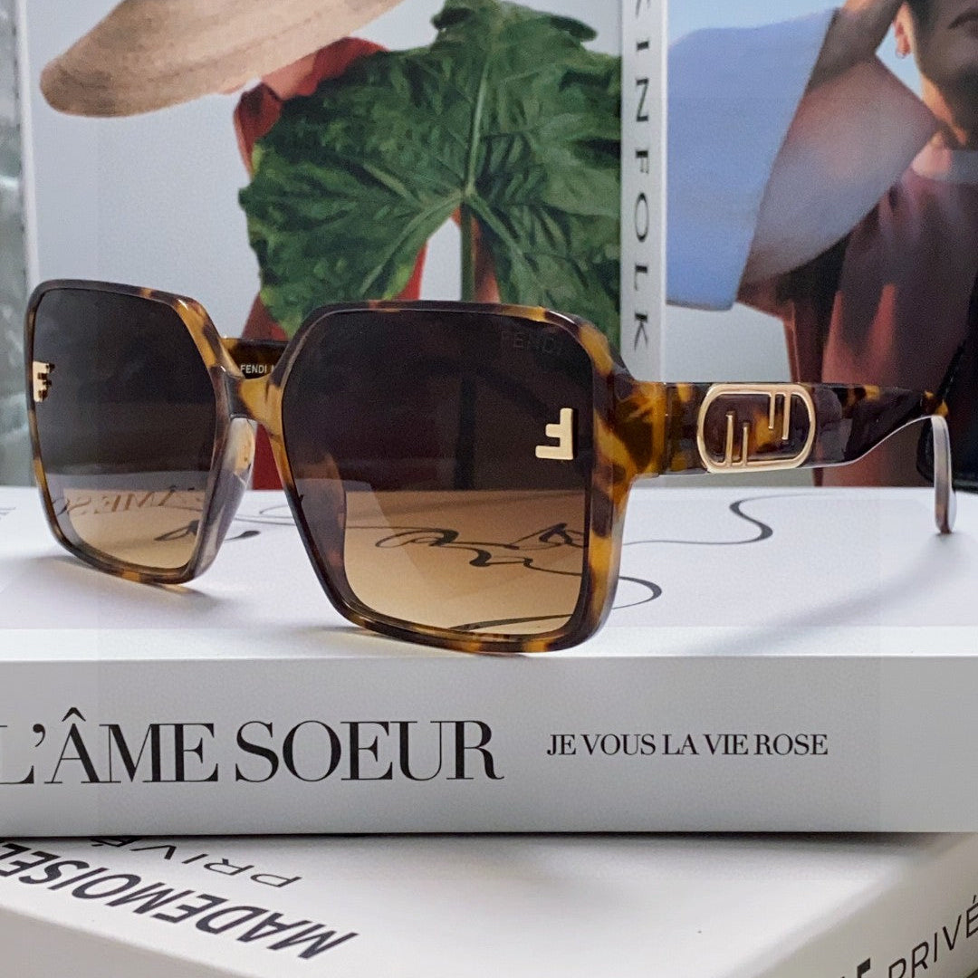 EMBOSSED LOGO FF DIAMONDS SQUARE FRAME SUNGLASSES 575798 IN ACETATE - Brown
