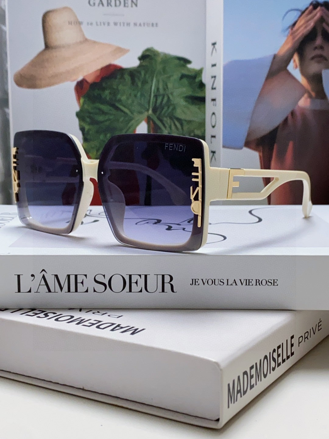 FF DIAMONDS SQUARE FRAME SUNGLASSES 575802 IN ACETATE - Dark blue