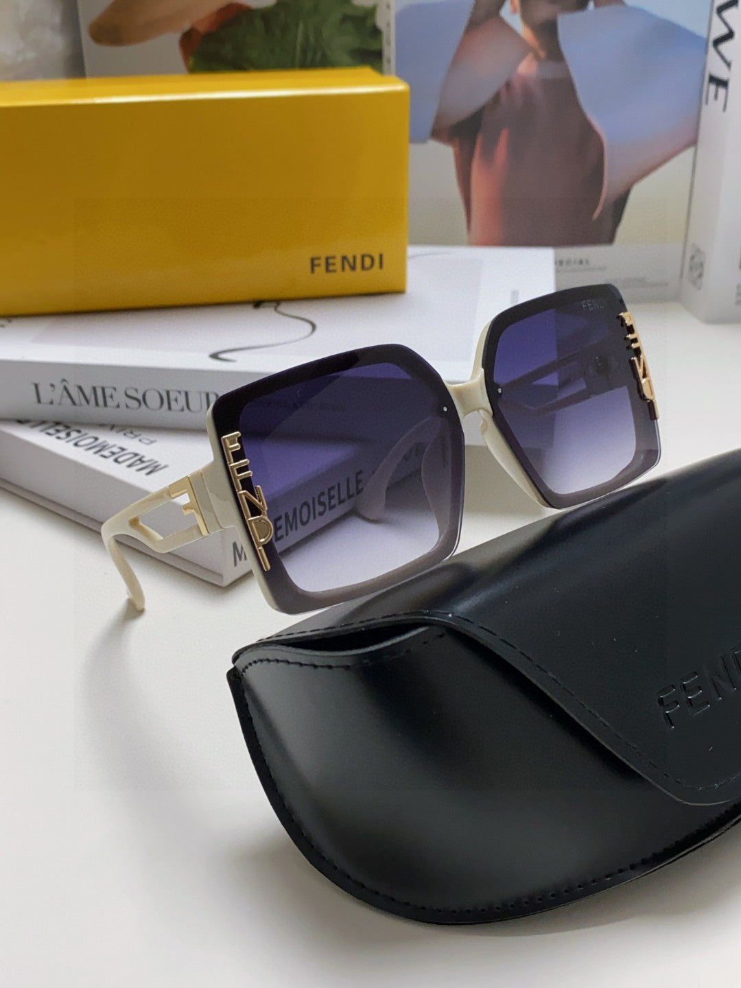 FF DIAMONDS SQUARE FRAME SUNGLASSES 575802 IN ACETATE - Dark blue