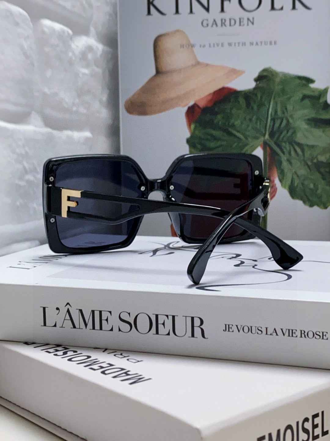 FF DIAMONDS SQUARE FRAME SUNGLASSES 575802 IN ACETATE - Dark blue