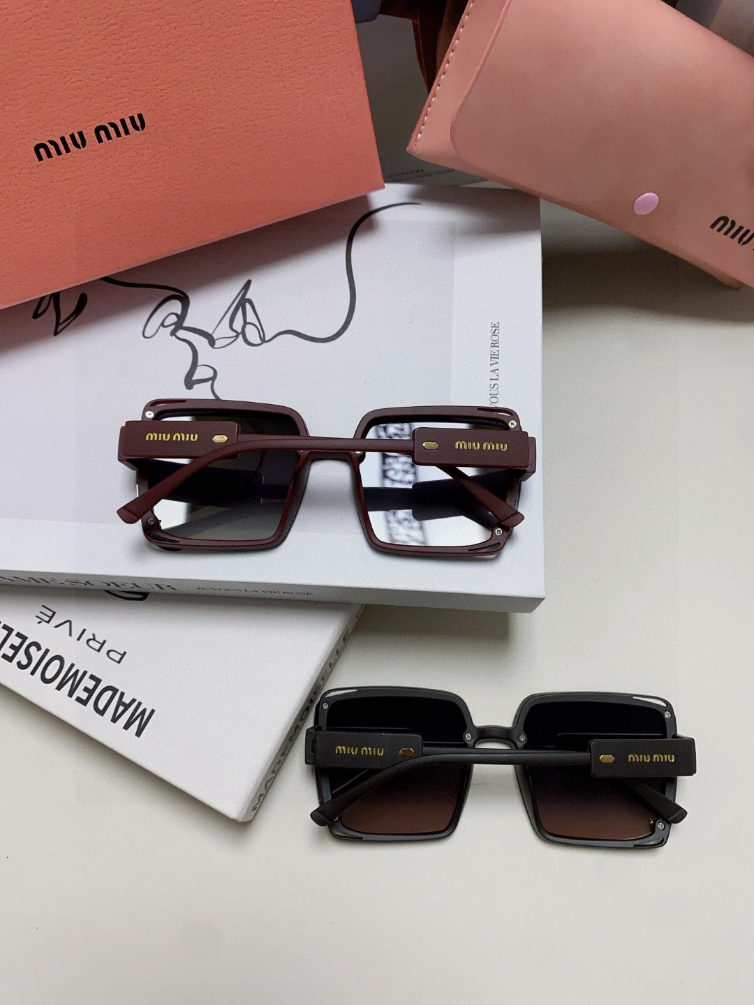 RUNWAY SQUARE SUNGLASSES 576823 IN ACETATE - Plum Red