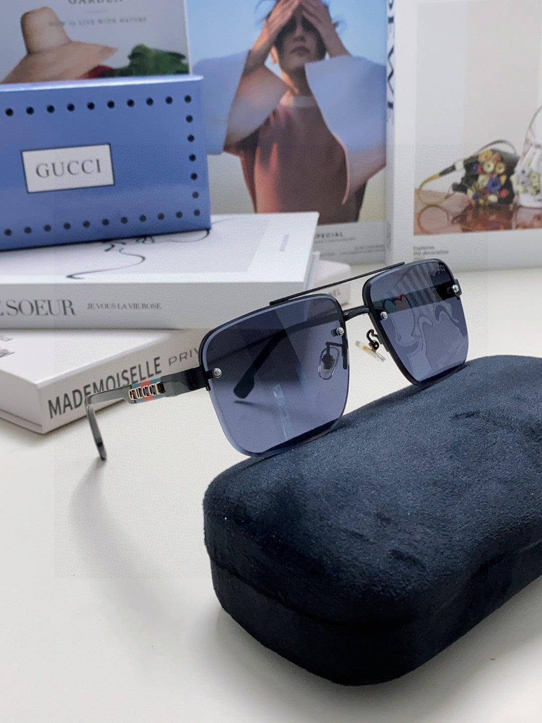 RECTANGULAR FRAME SUNGLASSES 576873 IN METAL - Black/ smoke