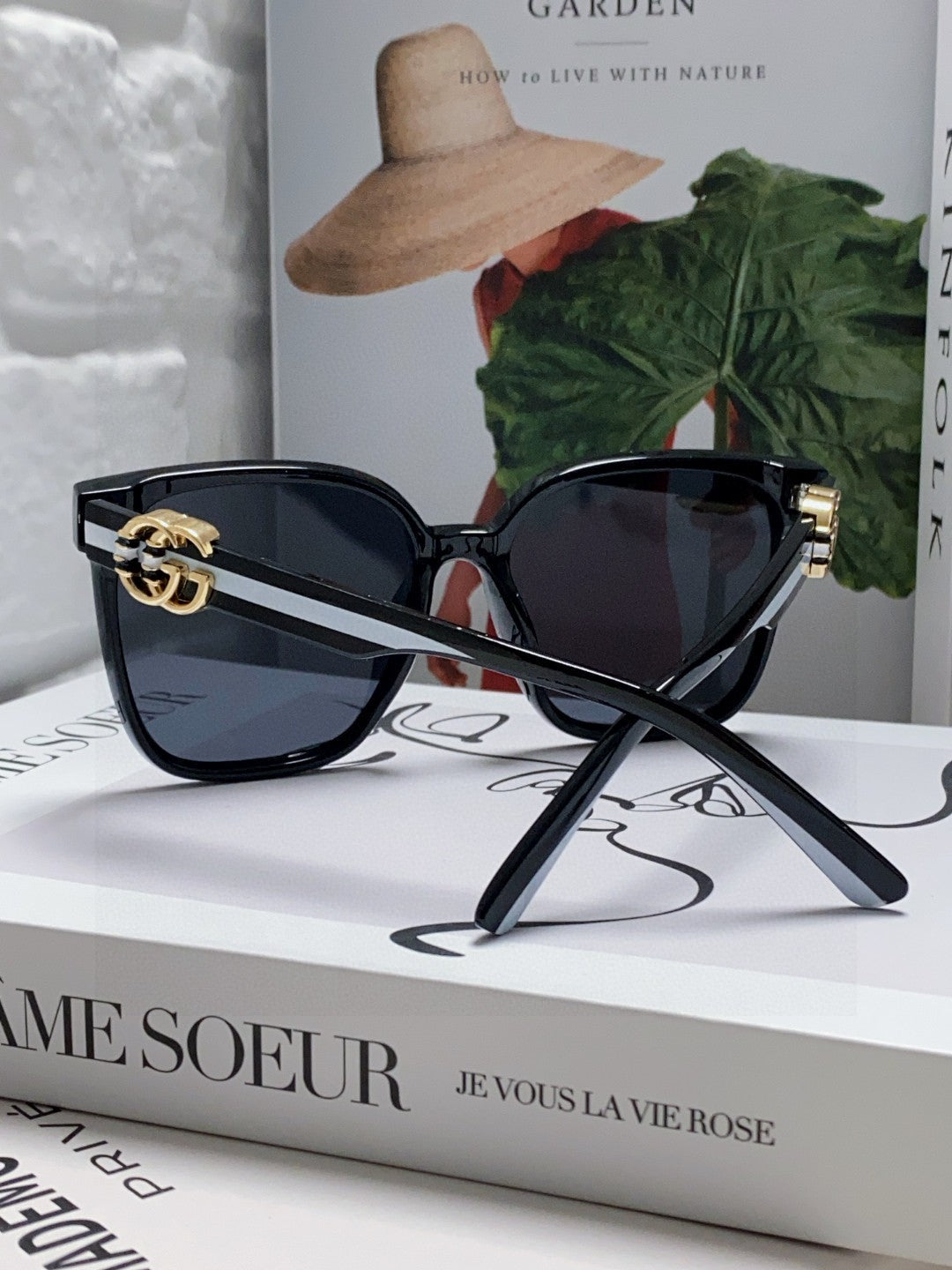 EMBOSSED LOGO BUTTERFLY FRAME SUNGLASSES 576876 IN ACETATE - Black/ black
