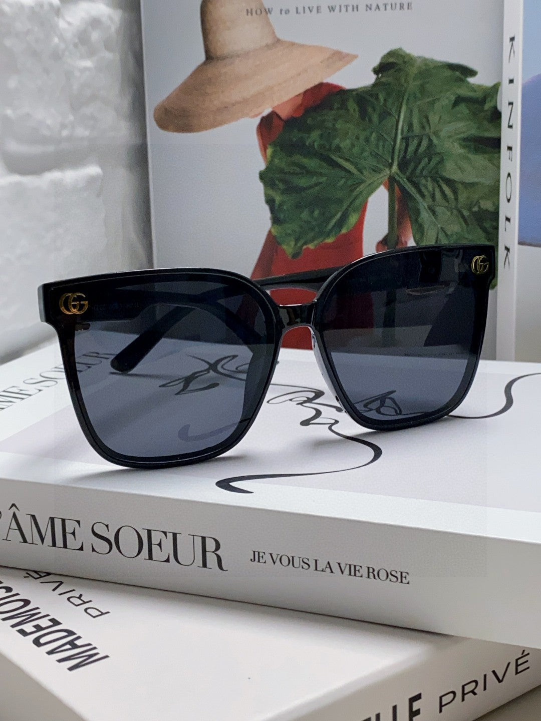 EMBOSSED LOGO BUTTERFLY FRAME SUNGLASSES 576876 IN ACETATE - Black/ black