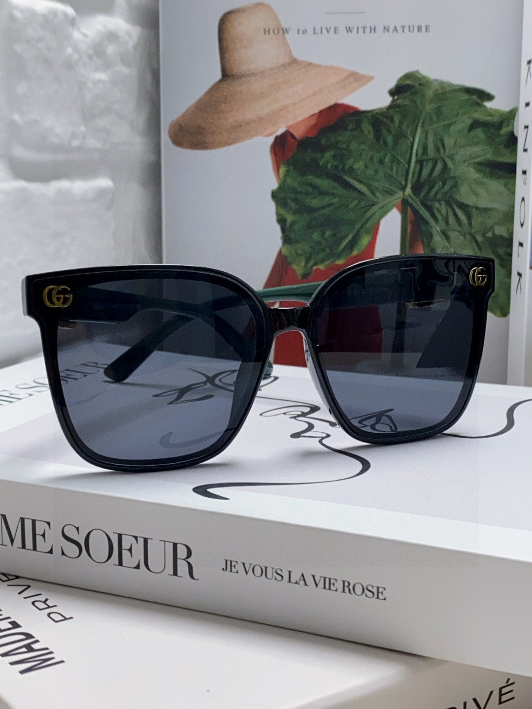 EMBOSSED LOGO BUTTERFLY FRAME SUNGLASSES 576876 IN ACETATE - Black/ black