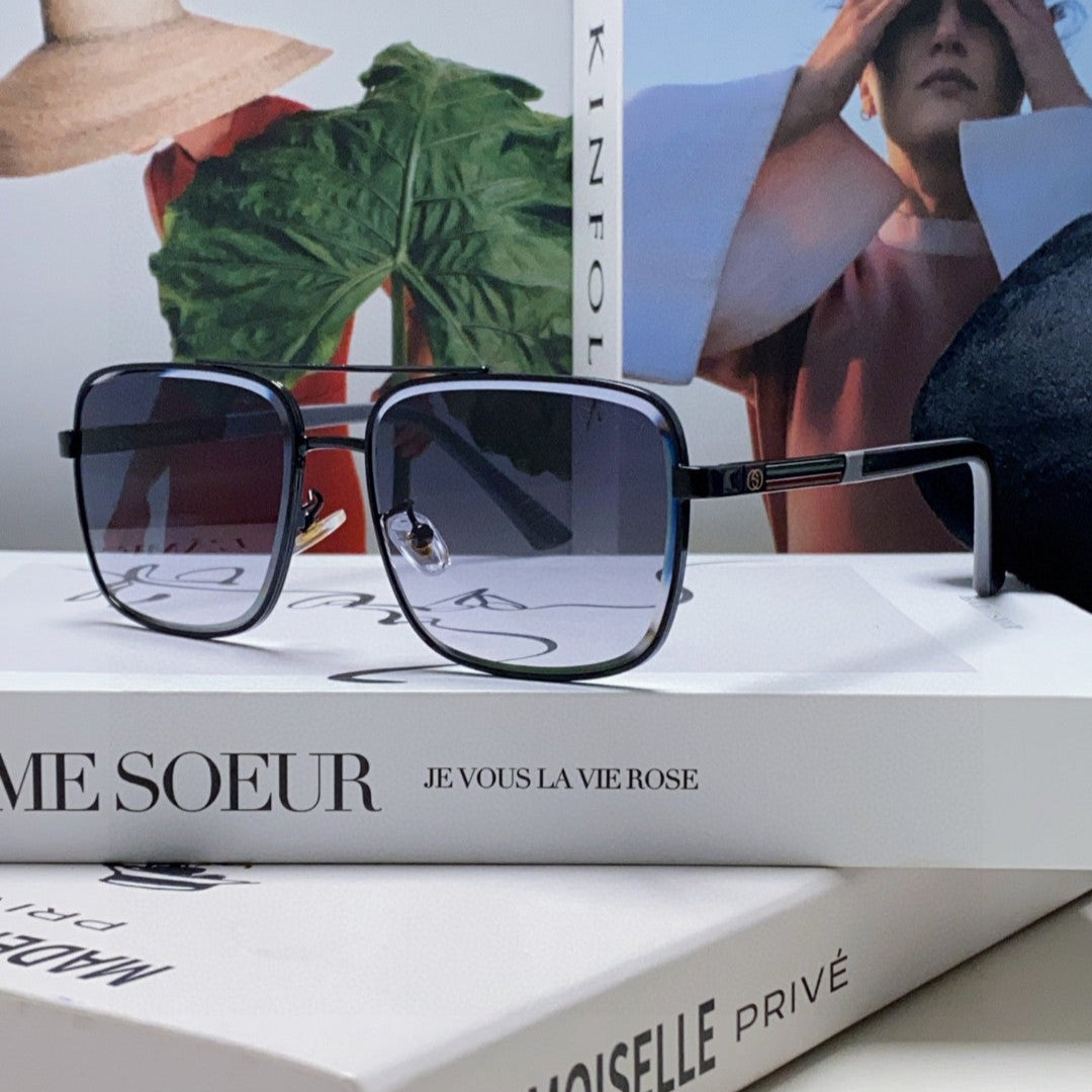 SQUARE FRAME SUNGLASSES 576880 IN METAL - Gold/ smoke