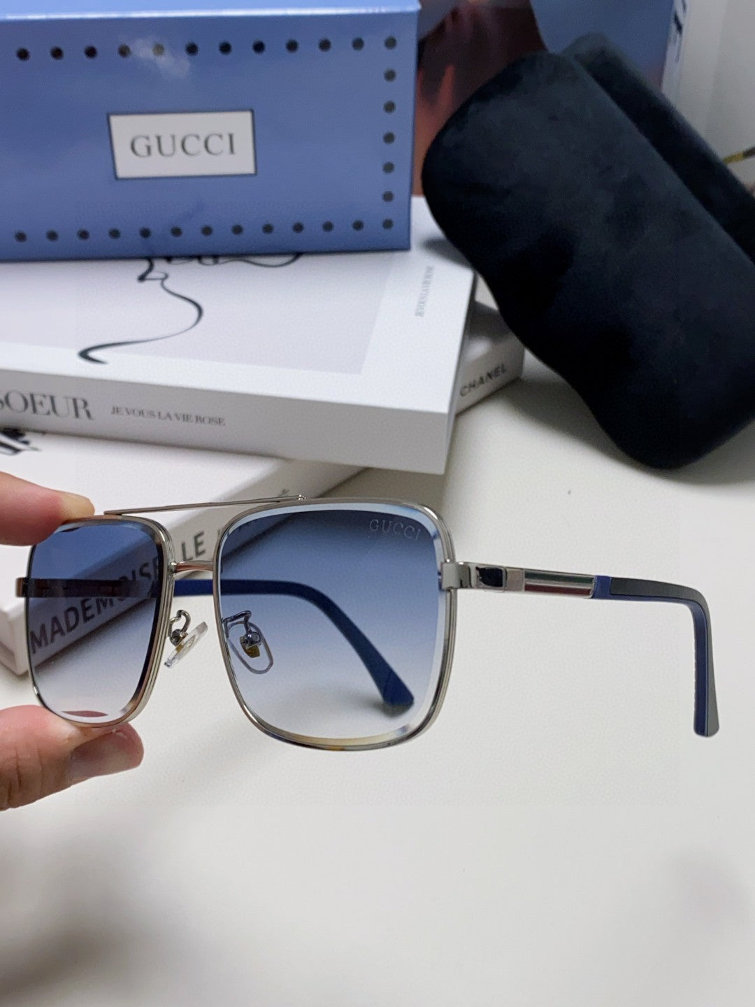 SQUARE FRAME SUNGLASSES 576880 IN METAL - Gold/ smoke
