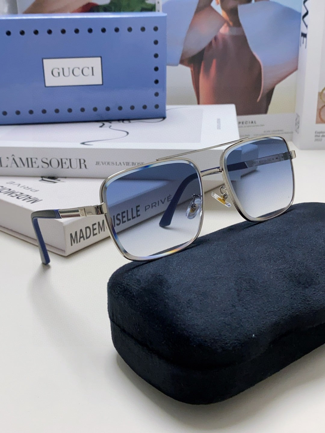 SQUARE FRAME SUNGLASSES 576880 IN METAL - Gold/ smoke