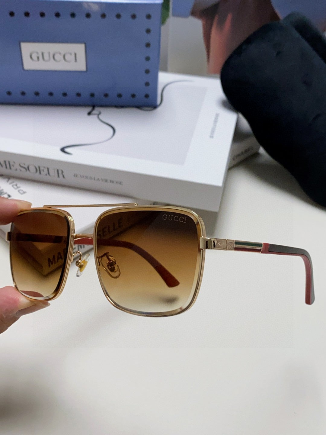 SQUARE FRAME SUNGLASSES 576880 IN METAL - Gold/ smoke