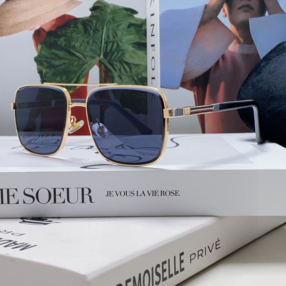 SQUARE FRAME SUNGLASSES 576880 IN METAL - Gold/ smoke