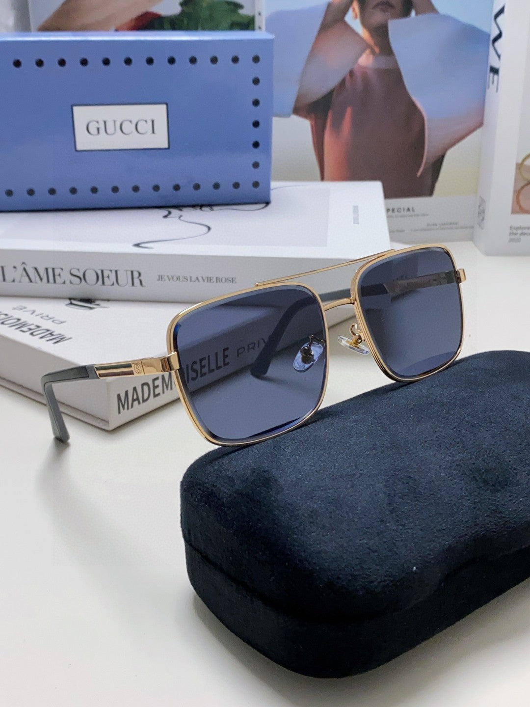 SQUARE FRAME SUNGLASSES 576880 IN METAL - Gold/ smoke