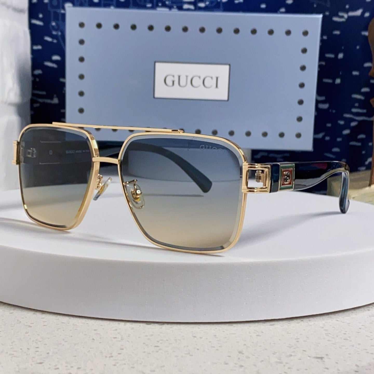 SQUARE FRAME SUNGLASSES 576906 IN METAL - Black/ smoke
