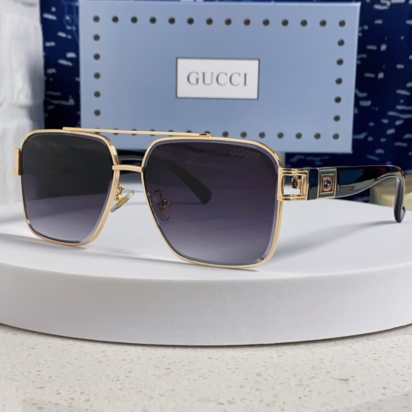 SQUARE FRAME SUNGLASSES 576906 IN METAL - Black/ smoke