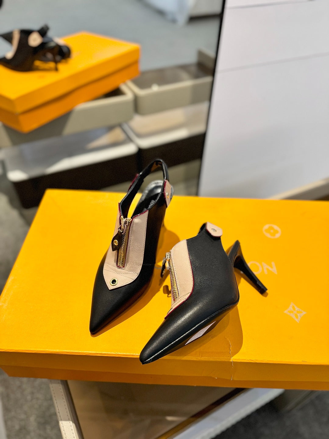 ALLURE HIGH 8 CM SLINGBACK IN BLACK MIX SAND BROWN CALFSKIN - 34
