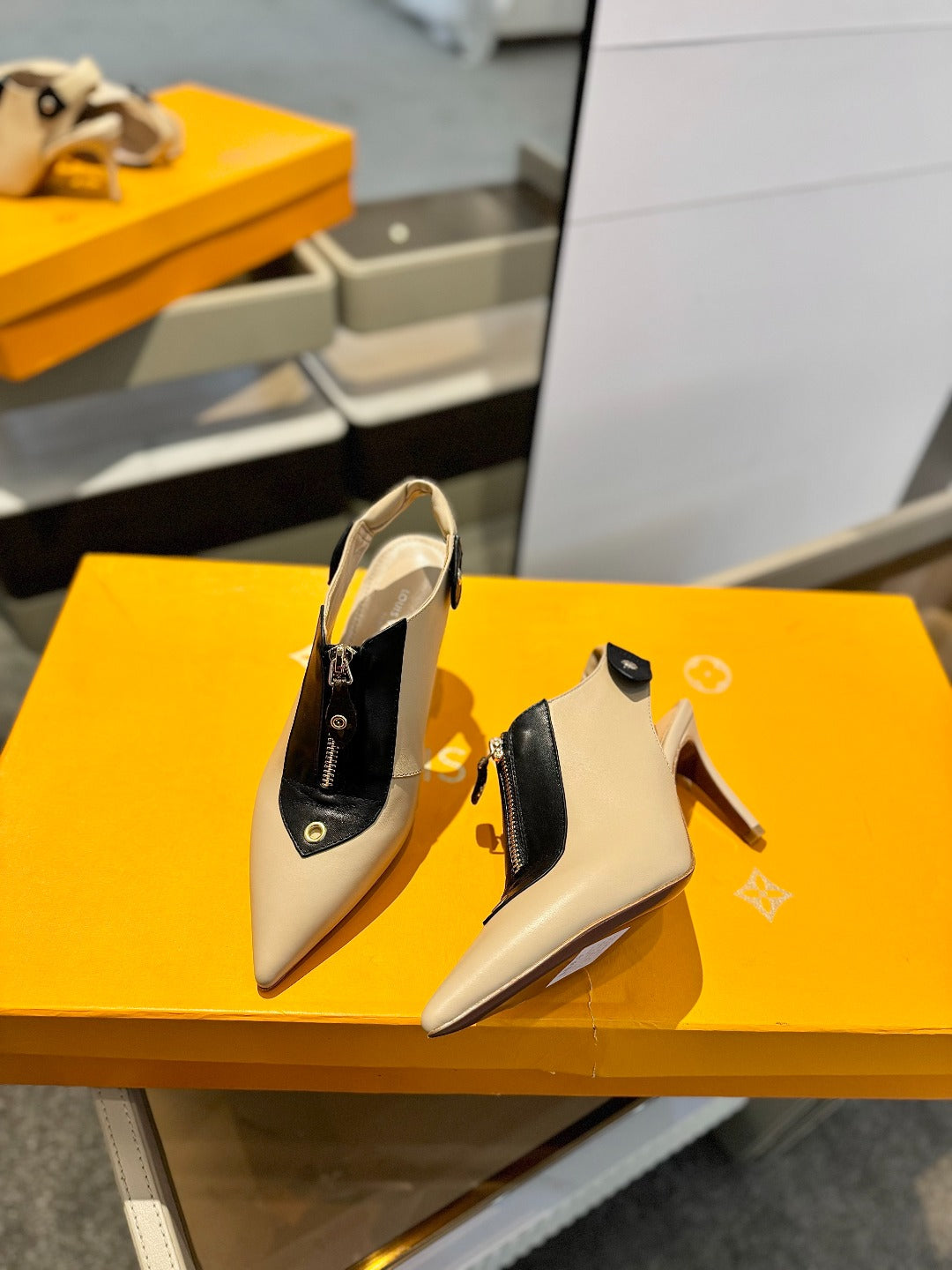 ALLURE HIGH 8 CM SLINGBACK IN SAND BROWN CALFSKIN - 34