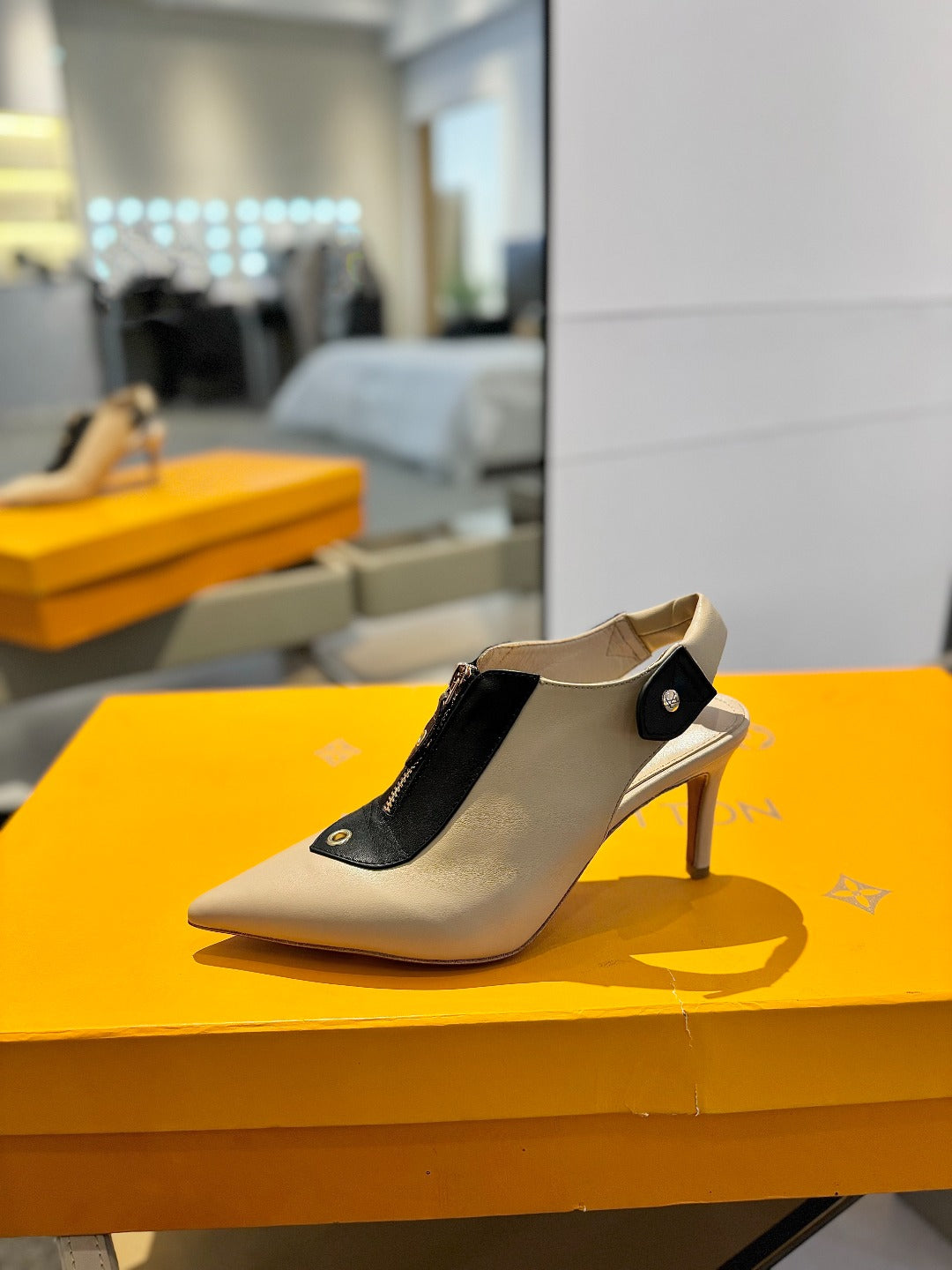 ALLURE HIGH 8 CM SLINGBACK IN SAND BROWN CALFSKIN - 34