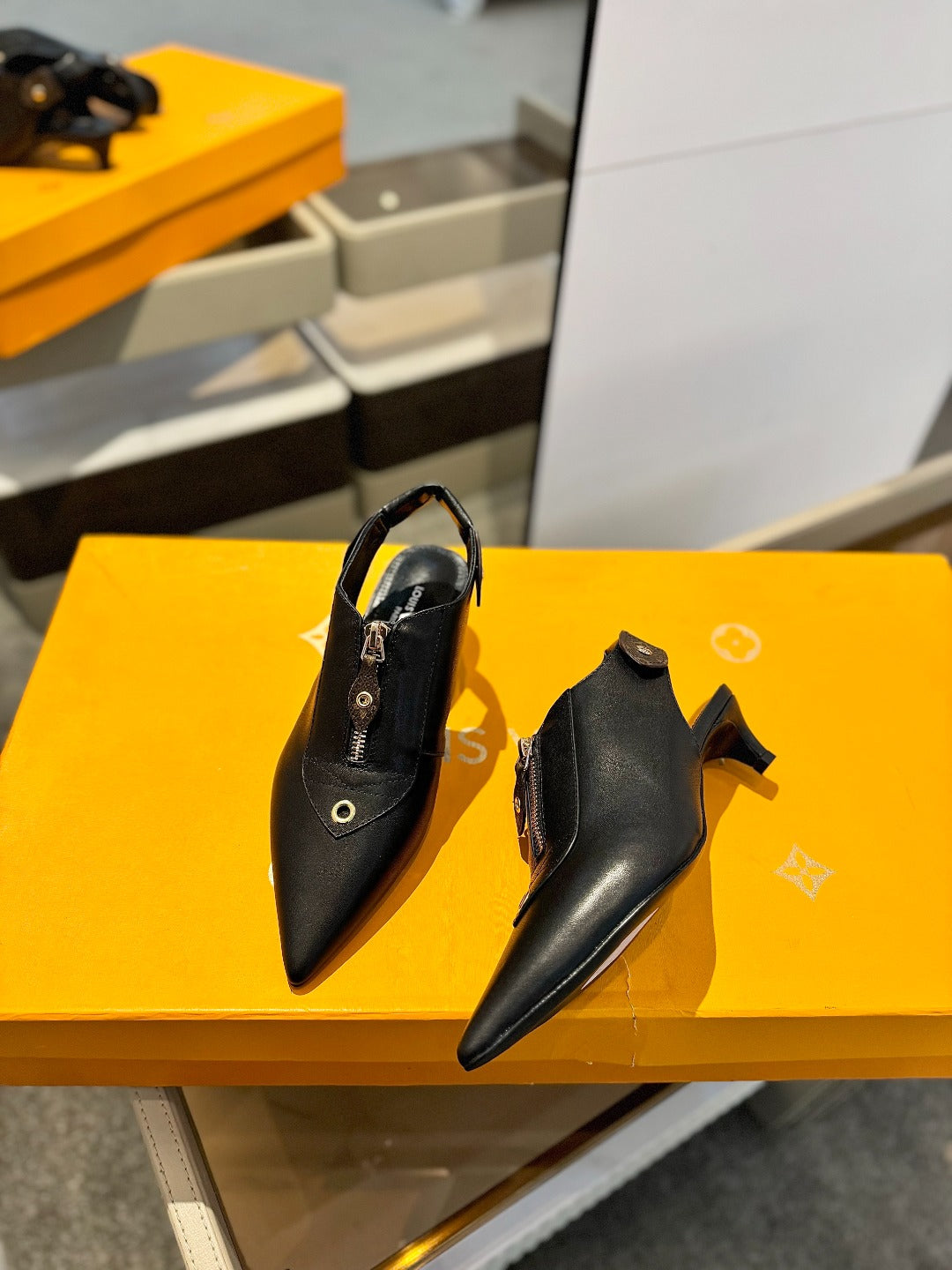 ALLURE HIGH 4.5 CM SLINGBACK IN BLACK MONOGRAM CALFSKIN - 34