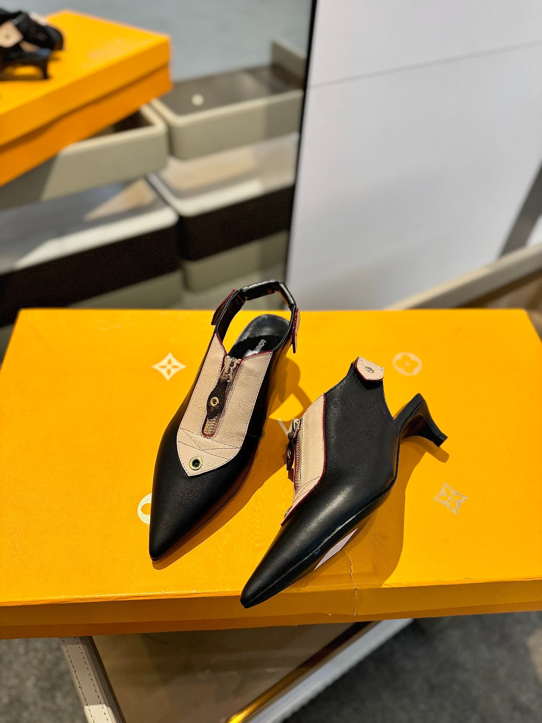 ALLURE HIGH 4.5 CM SLINGBACK IN BLACK MIX SAND BROWN CALFSKIN - 34