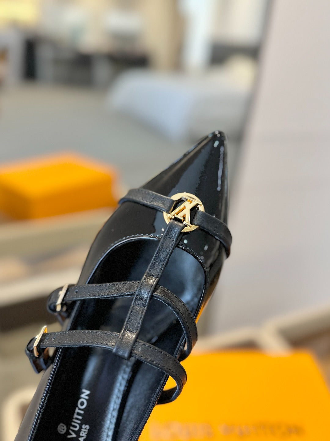 HIGH PUMP 5 CM TRIPLE-STRAP IN BLACK PATENT CALFSKIN - 34