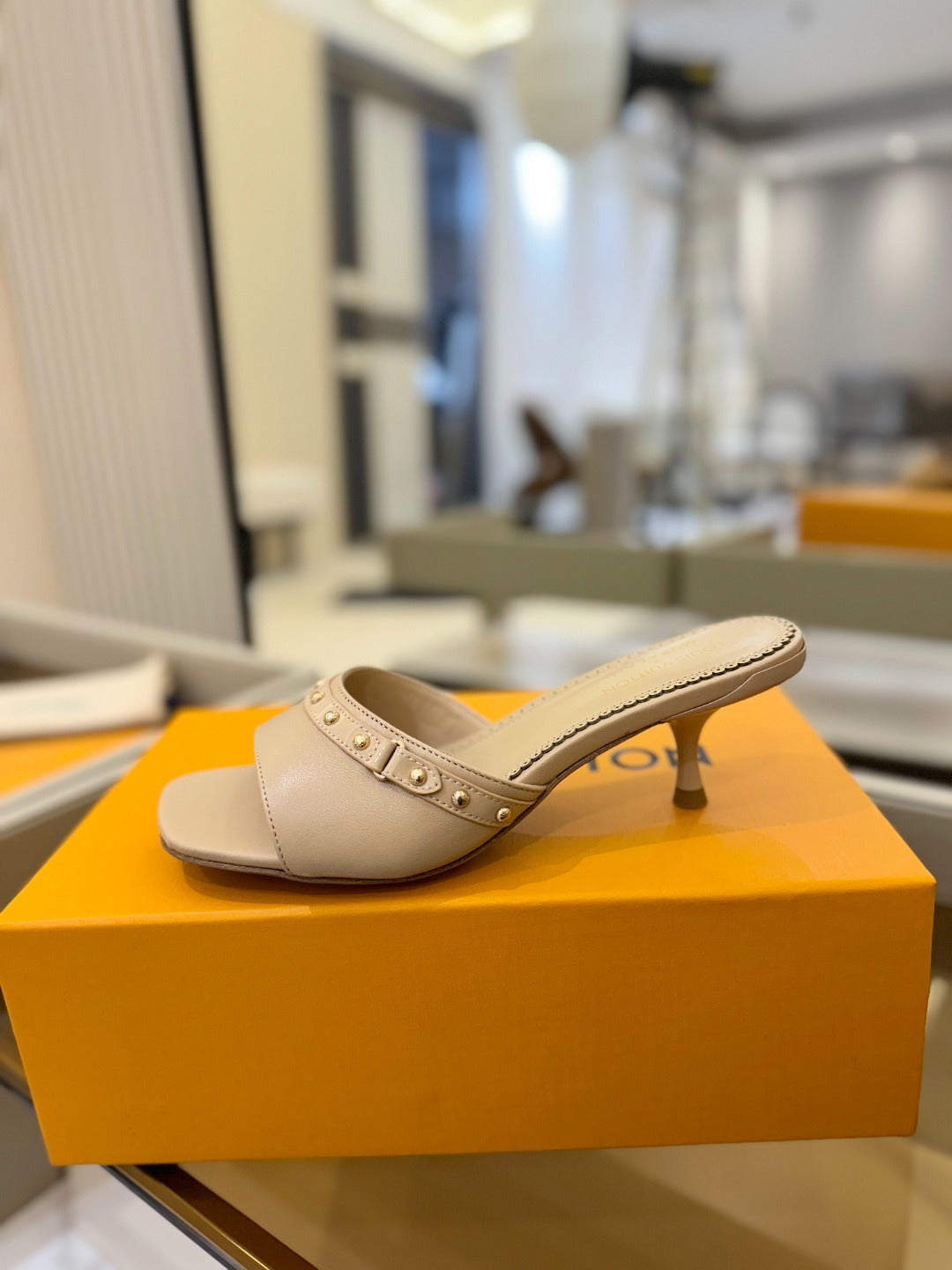 LV X TM 6AM HIGH 4 CM MULE IN LINEN TAN CALFSKIN - 34